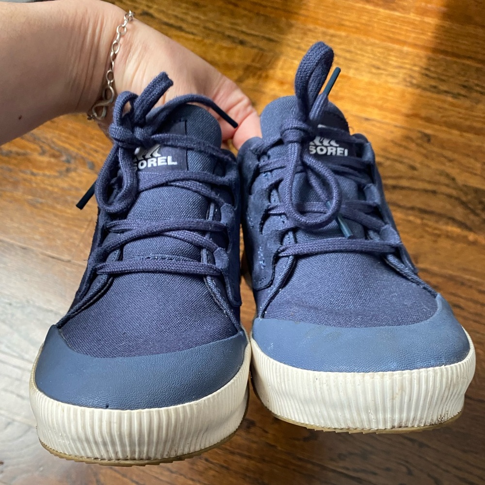 SOREL- Out N About Low Waterproof Sneakers Navy Women’s Size 8 natural rubber - Picture 15 of 16